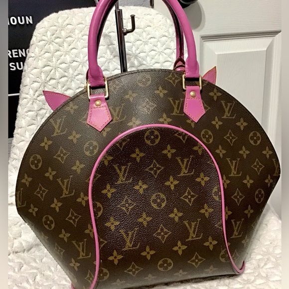 Louis Vuitton Ellipse MM Monogrammed Bag - Picture 4 of 15